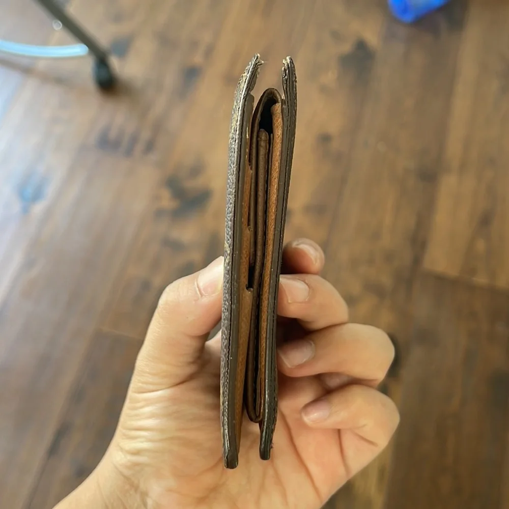 ❌sold❌ Louis Vuitton mens wallet l date code CA0976 - Picture 6 of 14